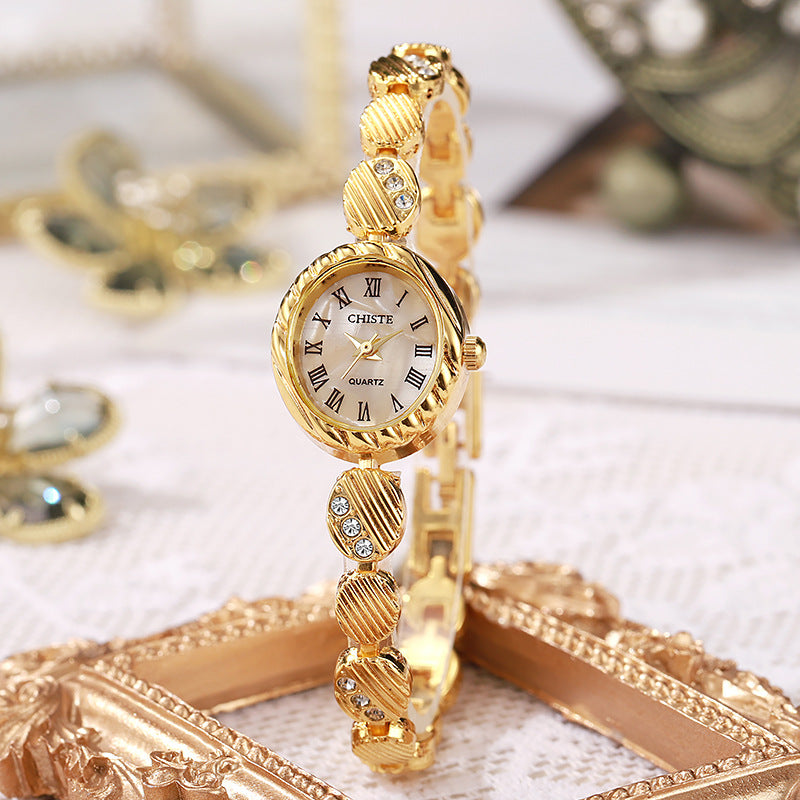 Bracelet Watch In Gold A Stylish Quartz Timepiece With A Vintage Mid-century Vibe And A Touch Of Light Luxury